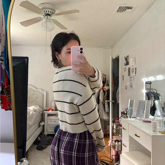 Zara Striped Cream and Black Sweater - Picture 2 of 3